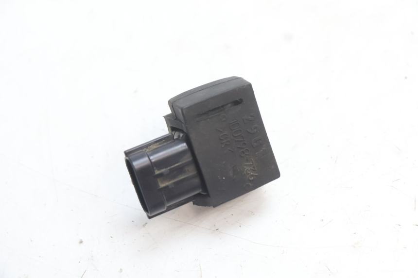 photo de CZUJNIK CIŚNIENIA POWIETRZA SUZUKI GSR 600 (2005 - 2012) - Zoom stanu zużycia