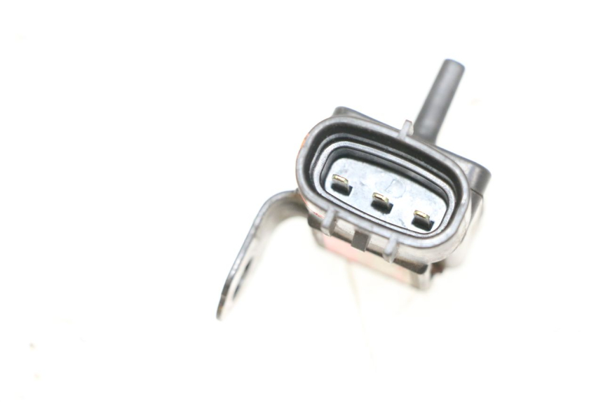 photo de CZUJNIK CIŚNIENIA POWIETRZA SUZUKI GSXR GSX-R 1000 (2003 - 2004) - Inny kąt widzenia