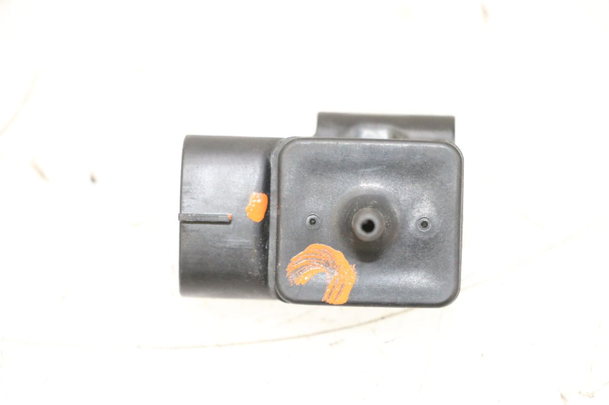 photo de CZUJNIK CIŚNIENIA POWIETRZA SUZUKI GSXR GSX-R 1000 (2003 - 2004) - Zbliżenie techniczne