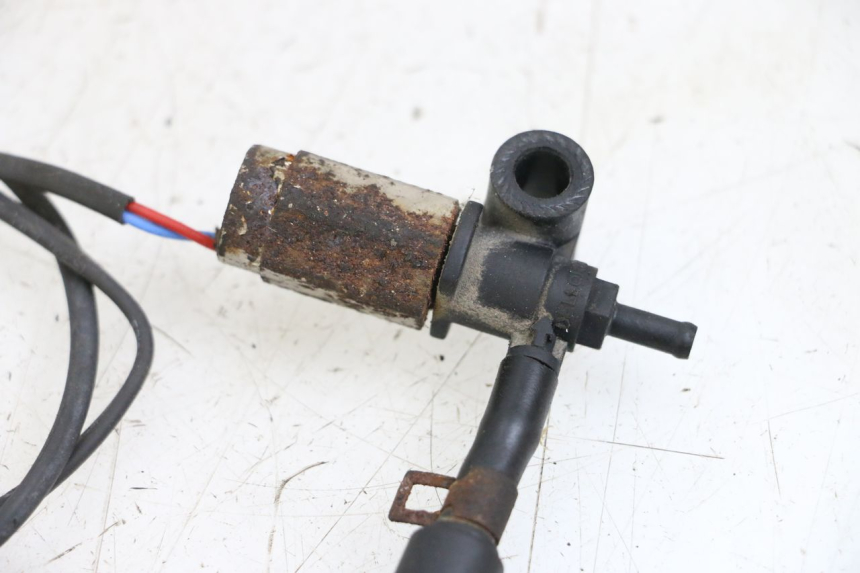 photo de CZUJNIK CIŚNIENIA POWIETRZA EUROCKA R8 4T 50 (2013 - 2022) - Zbliżenie techniczne