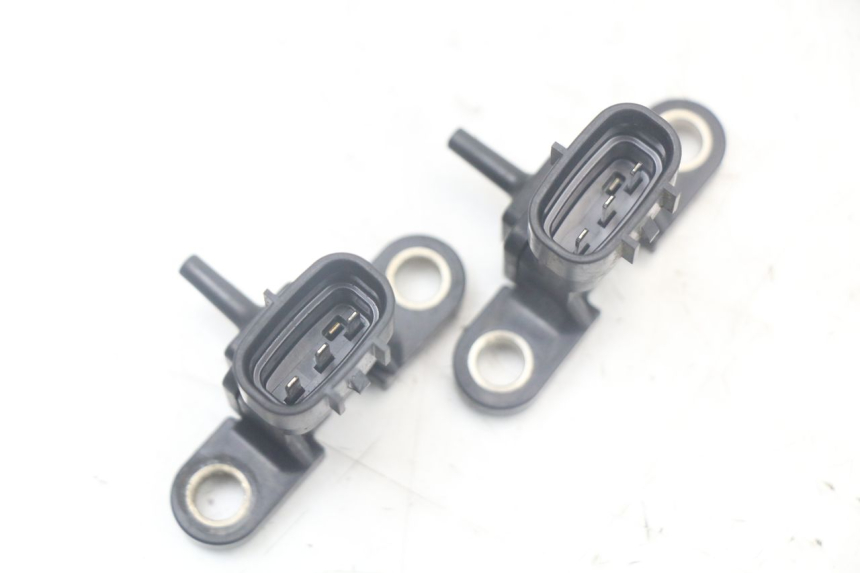 photo de CZUJNIK CIŚNIENIA POWIETRZA YAMAHA TDM ABS 900 (2002 - 2014) - Zbliżenie techniczne