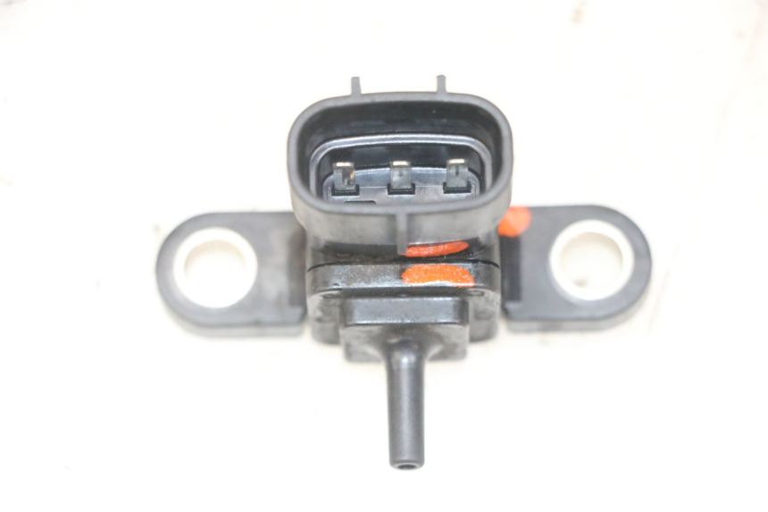 photo de CZUJNIK CIŚNIENIA POWIETRZA YAMAHA X-MAX XMAX 125 (2010 - 2013) - Inny kąt widzenia