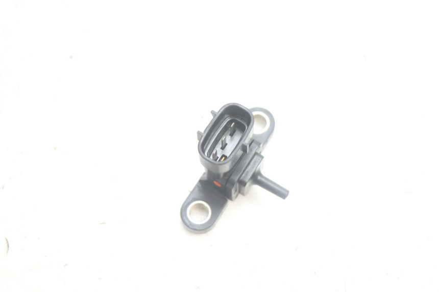 photo de CZUJNIK CIŚNIENIA POWIETRZA YAMAHA XMAX X-MAX 125 (2006 - 2009) - Inny kąt widzenia