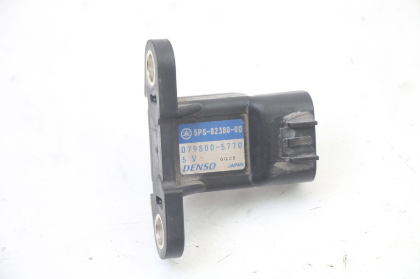 photo de CZUJNIK CIŚNIENIA POWIETRZA YAMAHA YP X-MAX XMAX 400 (2014 - 2017) - Inny kąt widzenia