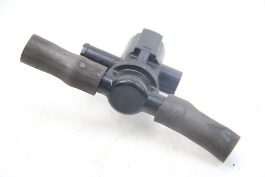 photo de CZUJNIK CIŚNIENIA POWIETRZA KAWASAKI Z ABS 1000 (2014 - 2020) - Inny kąt widzenia