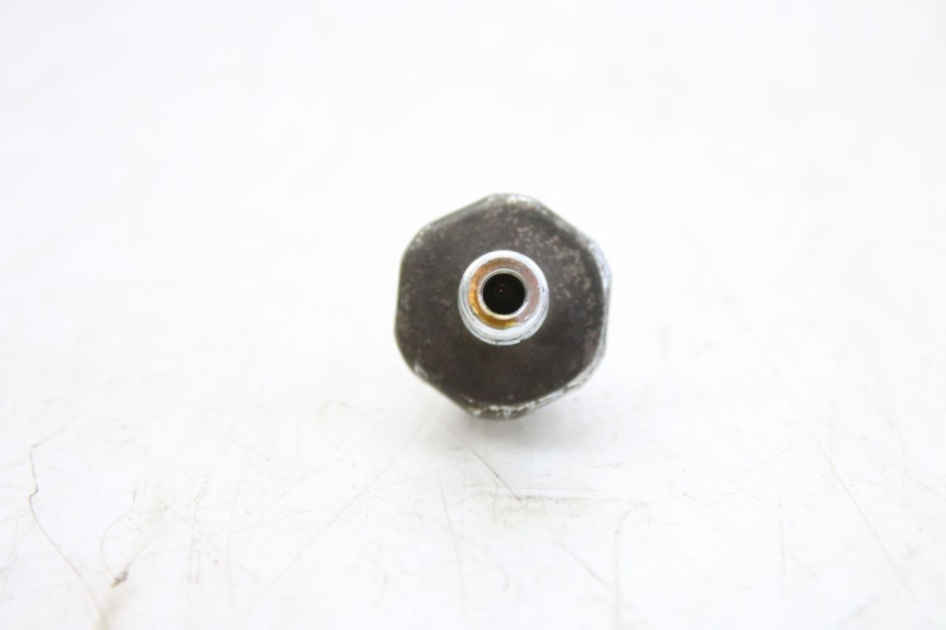 photo de CZUJNIK CIŚNIENIA OLEJU HONDA CBF 500 (2004 - 2007) - Inny kąt widzenia