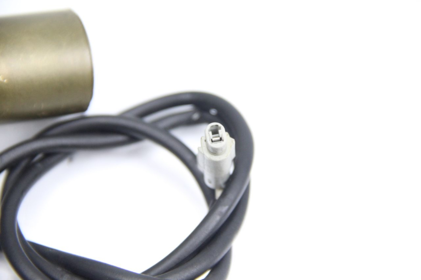 photo de CZUJNIK CIŚNIENIA OLEJU YAMAHA FJR ABS 1300 (2006 - 2012) - Inny kąt widzenia