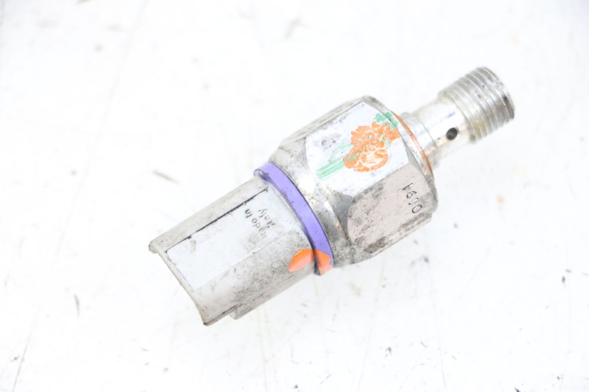 photo de CZUJNIK CIŚNIENIA OLEJU HAMULCOWEGO PIAGGIO MP3 HPE 300 (2019 - 2026) - Zoom stanu zużycia