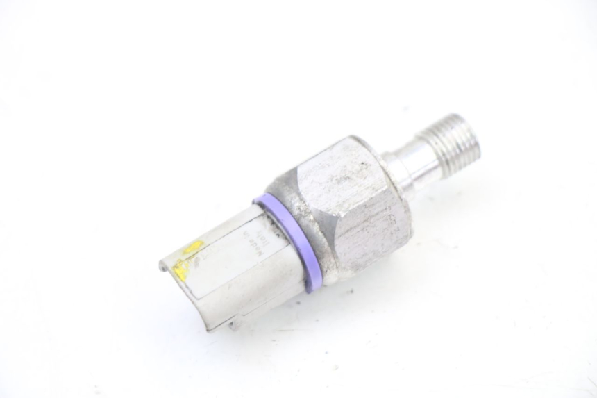 photo de CZUJNIK CIŚNIENIA OLEJU HAMULCOWEGO PIAGGIO MP3 500 (2014 - 2017) - Zoom stanu zużycia