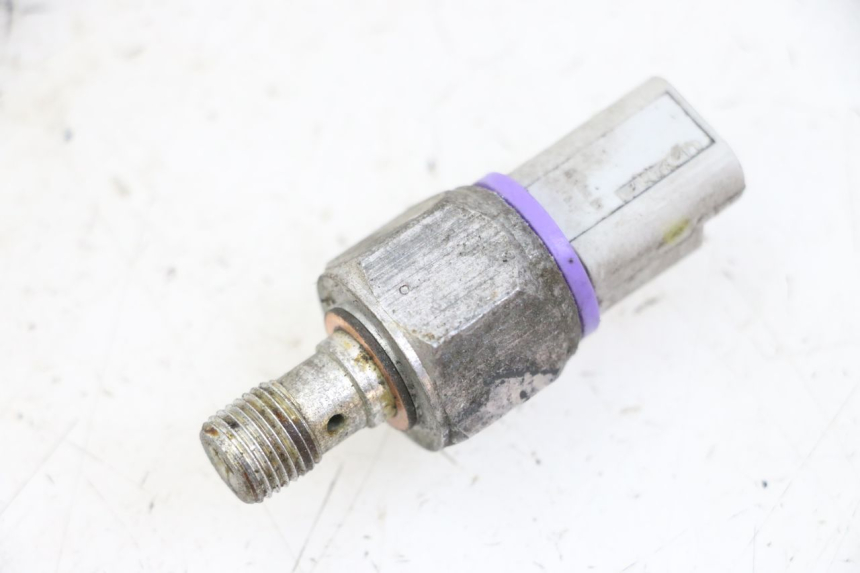 photo de CZUJNIK CIŚNIENIA OLEJU HAMULCOWEGO PIAGGIO MP3 125 (2006 - 2014) - Widok główny