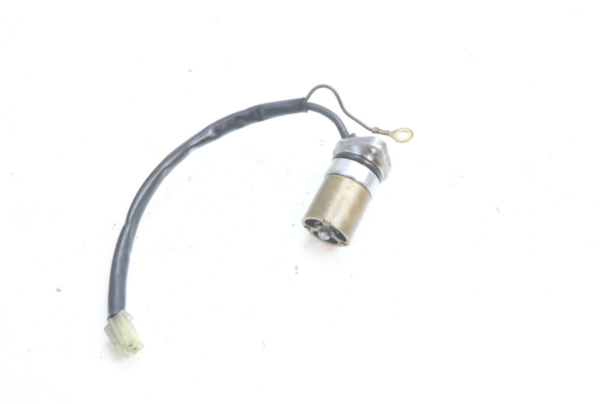 photo de CZUJNIK CIŚNIENIA OLEJU YAMAHA TDM ABS 900 (2002 - 2014) - Zbliżenie techniczne