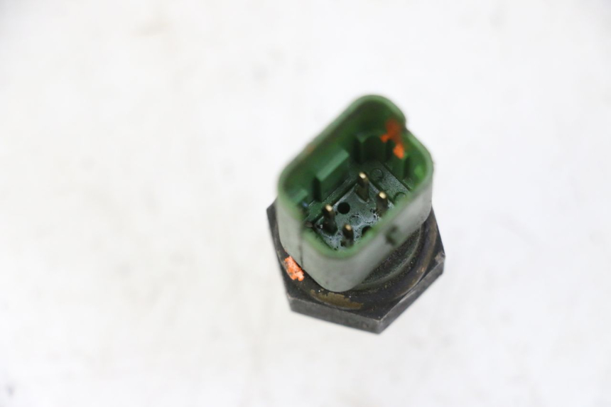 photo de CZUJNIK TEMPERATURY WODY PIAGGIO MP3 RL 250 (2006 - 2010) - Zoom stanu zużycia