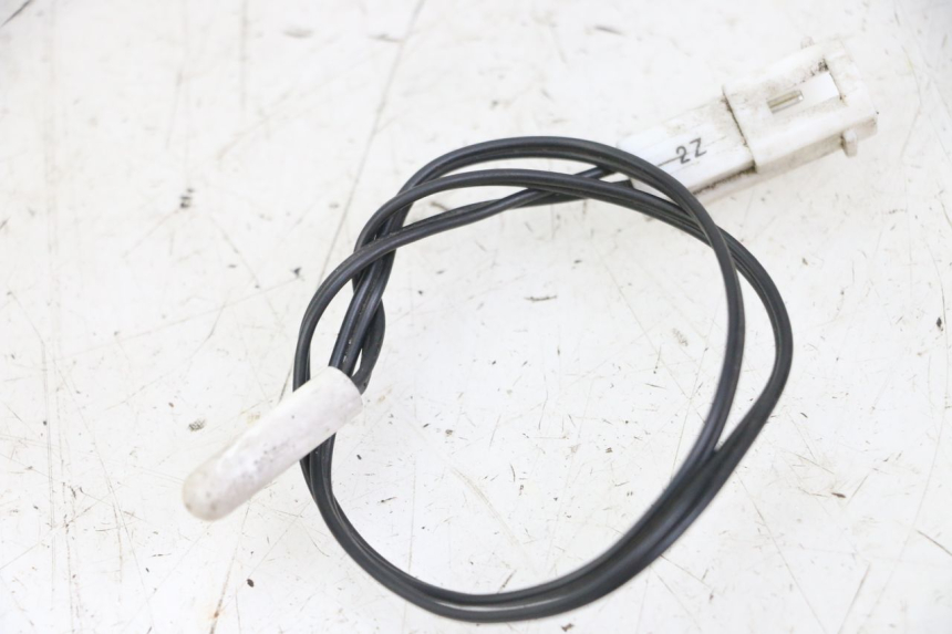 photo de CZUJNIK TEMPERATURY ZEWNĘTRZNEJ PEUGEOT SATELIS 125 (2013 - 2018) - Widok główny