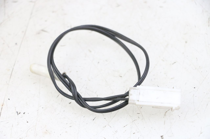 photo de CZUJNIK TEMPERATURY ZEWNĘTRZNEJ PEUGEOT SATELIS 125 (2013 - 2018) - Zoom stanu zużycia