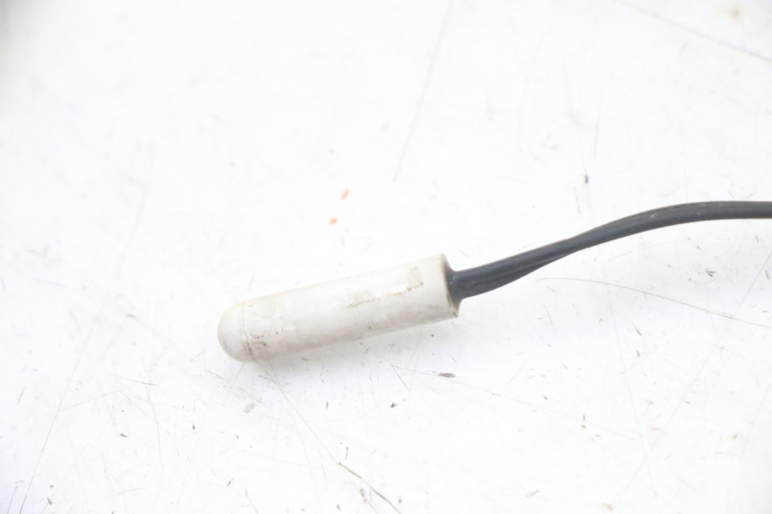 photo de CZUJNIK TEMPERATURY ZEWNĘTRZNEJ PEUGEOT SATELIS COMPRESSOR K15 125 (2006 - 2009) - Zoom stanu zużycia