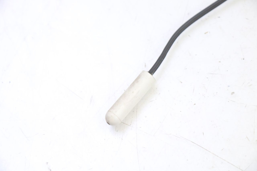 photo de CZUJNIK TEMPERATURY ZEWNĘTRZNEJ PEUGEOT SATELIS 250 (2006 - 2012) - Zoom stanu zużycia