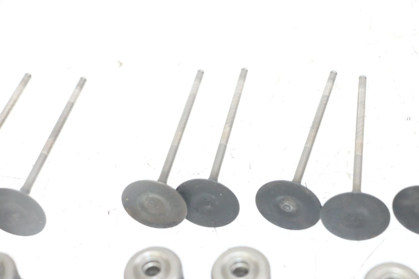 photo de ZAWÓR HONDA CB R 1000 (2018 - 2023) - Widok z bliska