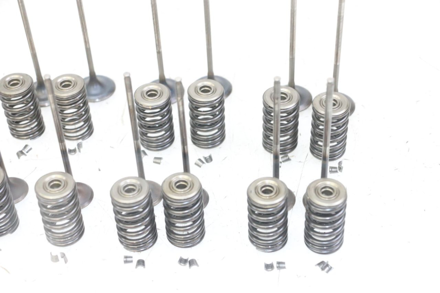 photo de ZAWÓR HONDA CB R 1000 (2018 - 2023) - Zbliżenie techniczne