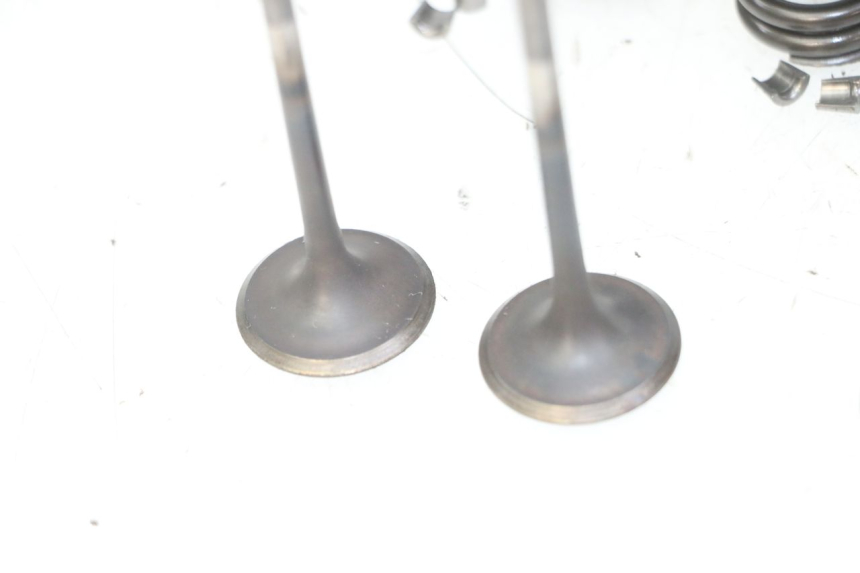 photo de ZAWÓR HONDA CB R 1000 (2018 - 2023) - Oznaczenia i referencje