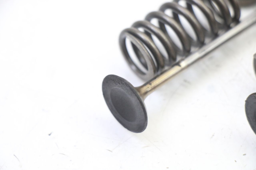 photo de ZAWÓR PEUGEOT SATELIS 125 (2013 - 2018) - Punkty mocowania