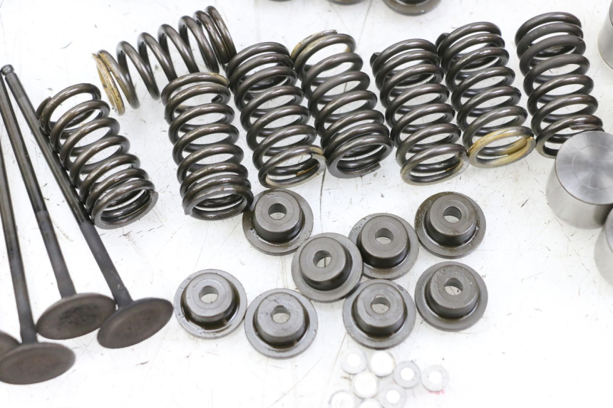 photo de ZAWÓR SUZUKI GSR 750 (2011 - 2017) - Inny kąt widzenia