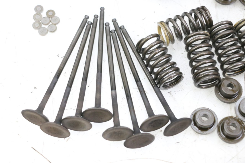 photo de ZAWÓR SUZUKI GSR 750 (2011 - 2017) - Zbliżenie techniczne