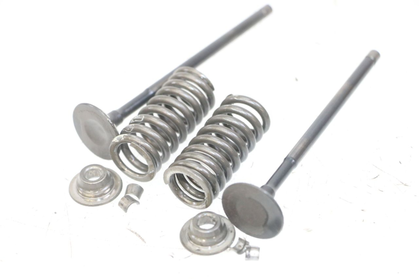 photo de ZAWÓR PIAGGIO VESPA GRANTURISMO 200 (2004 - 2005) - Oznaczenia i referencje