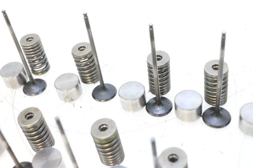 photo de ZAWÓR YAMAHA XJ6 600 (2008 - 2016) - Zbliżenie komponentów