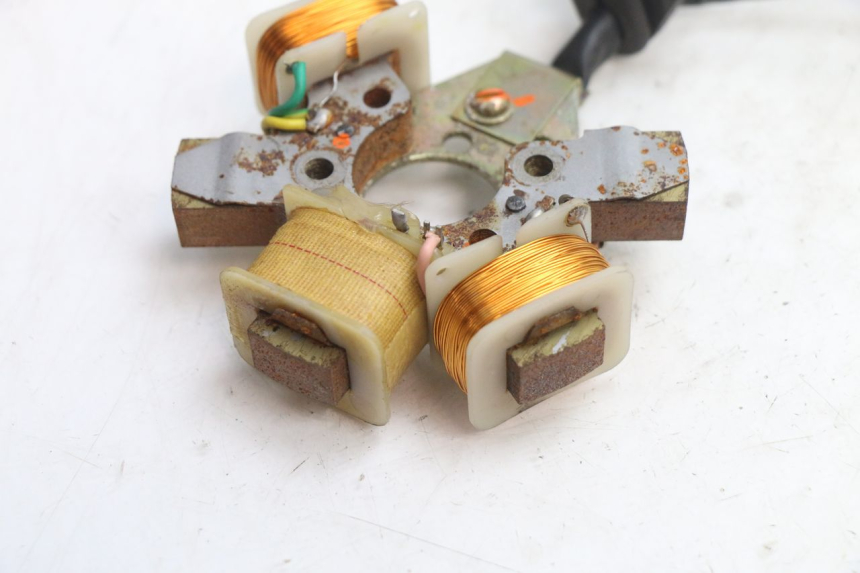 photo de STATOR PEUGEOT 103 SPX CLIP 50 (1989 - 1992) - Szczegół części
