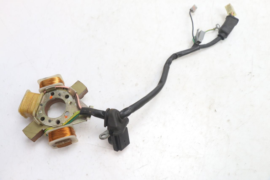 photo de STATOR PEUGEOT 103 SPX CLIP 50 (1989 - 1992) - Zbliżenie techniczne