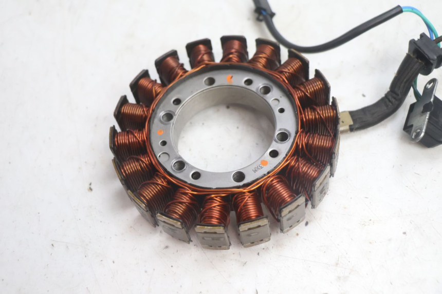 photo de STATOR SUZUKI BURGMAN EXECUTIVE ABS 650 (2006 - 2012) - Szczegół części
