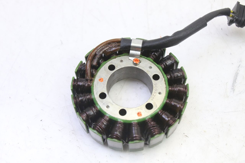 photo de STATOR HONDA CBR RR FIREBLADE 900 (1992 - 1994) - Szczegół części