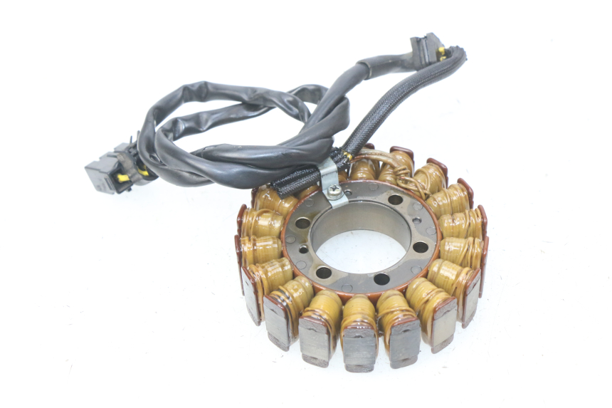 photo de STATOR HONDA CBRF CBR-F PC41 600 (2011 - 2013) - Zbliżenie techniczne