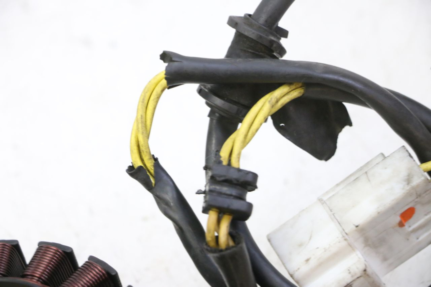 photo de STATOR HONDA FES S-WING SWING ABS 125 (2007 - 2015) - Szczegół części