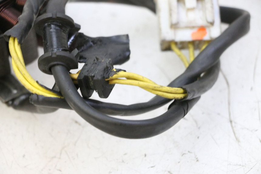 photo de STATOR HONDA FES S-WING SWING ABS 125 (2007 - 2015) - Zoom stanu zużycia