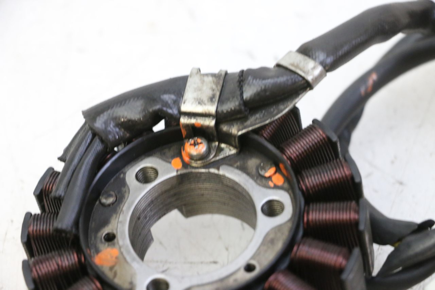 photo de STATOR HONDA FES S-WING SWING ABS 125 (2007 - 2015) - Widok ogólny