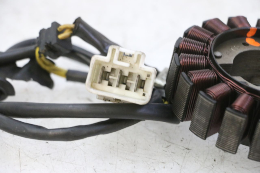 photo de STATOR HONDA FES S-WING SWING ABS 125 (2007 - 2015) - Stan powierzchni