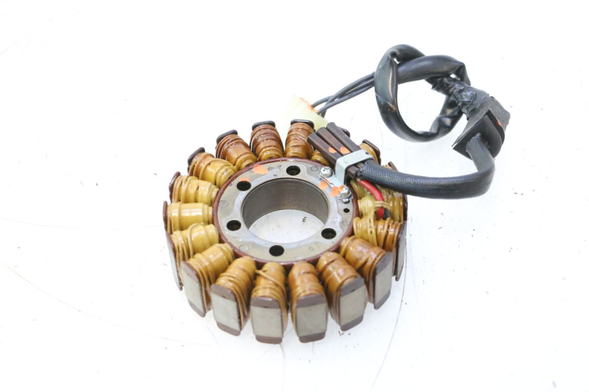 photo de STATOR SUZUKI GSR 600 (2005 - 2012) - Inny kąt widzenia