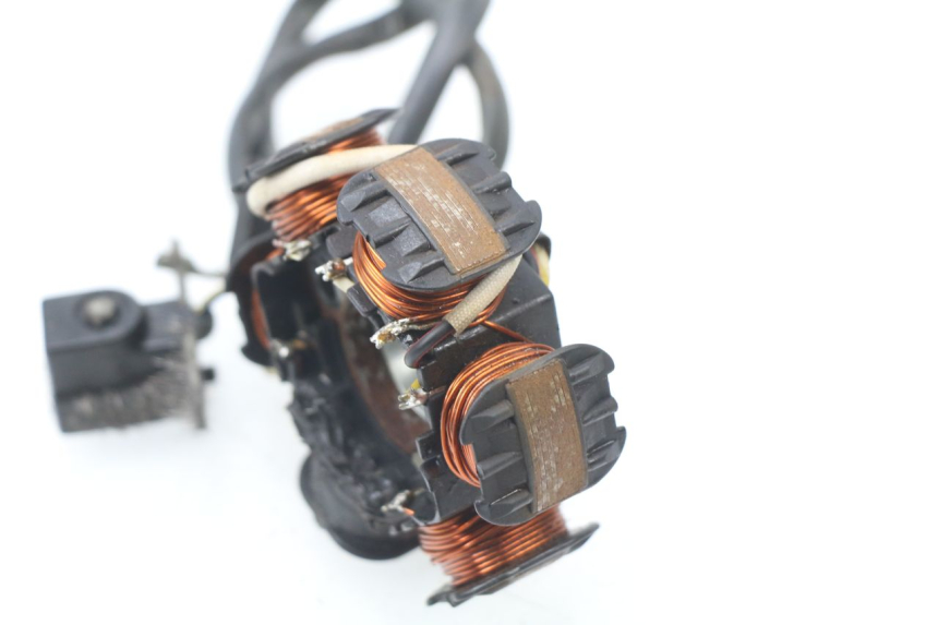 photo de STATOR PEUGEOT LUDIX 50 (2008 - 2017) - Inny kąt widzenia