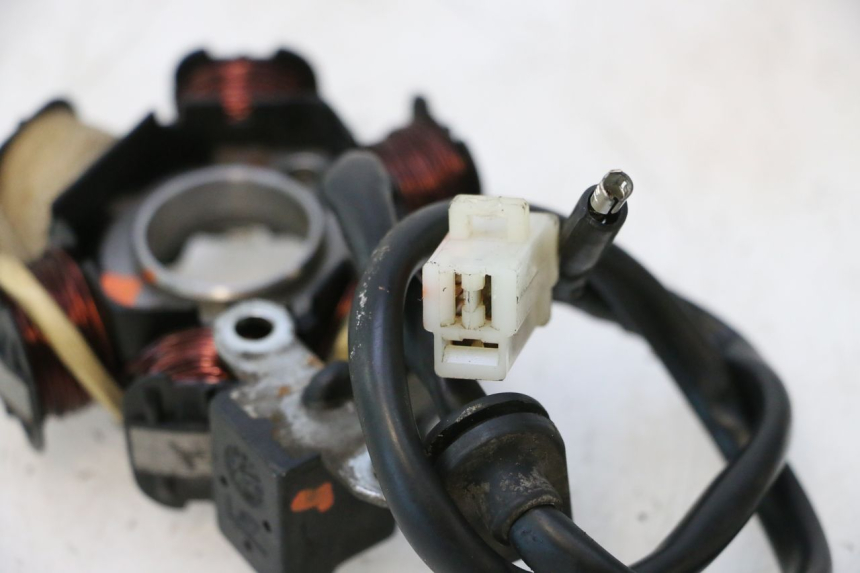 photo de STATOR PEUGEOT LUDIX 50 (2008 - 2017) - Zbliżenie techniczne