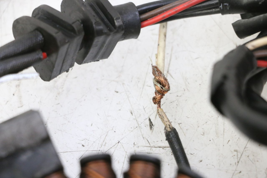 photo de STATOR PIAGGIO MP3 RL 250 (2006 - 2010) - Zoom stanu zużycia