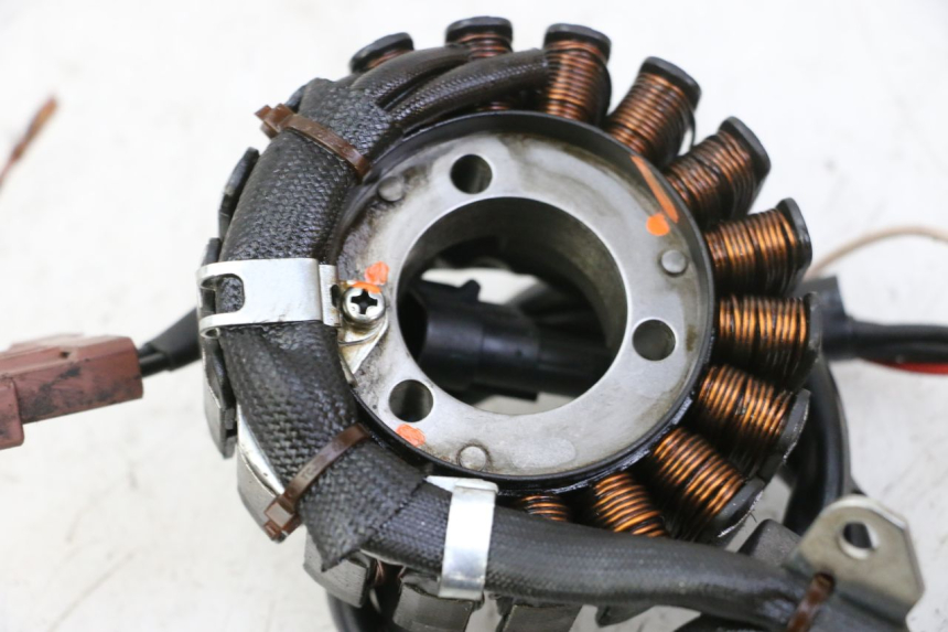 photo de STATOR PIAGGIO MP3 RL 250 (2006 - 2010) - Punkty mocowania