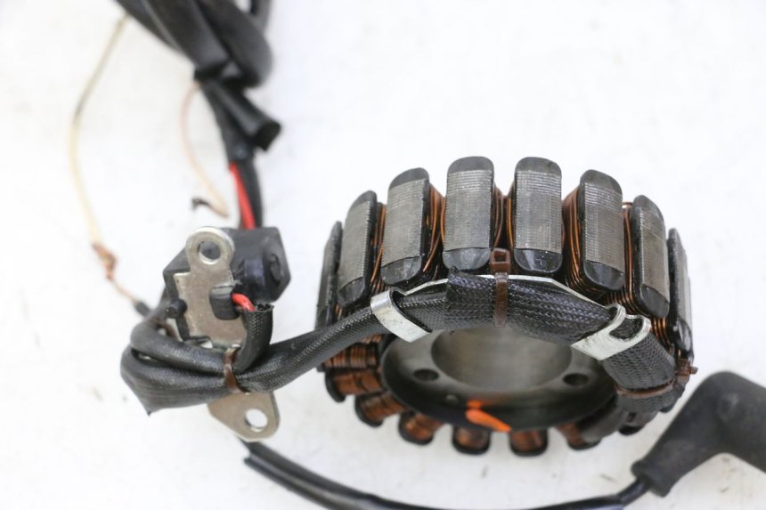 photo de STATOR PIAGGIO MP3 RL 250 (2006 - 2010) - Stan powierzchni