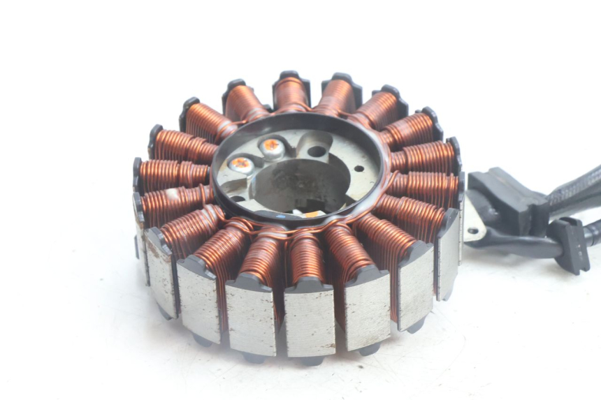 photo de STATOR YAMAHA N-MAX NMAX 125 (2021 - 2024) - Zoom stanu zużycia