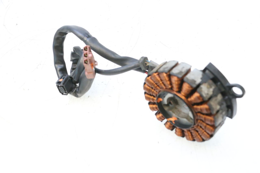 photo de STATOR HONDA PCX (JF57/JF64) 125 (2014 - 2018) - Szczegół części