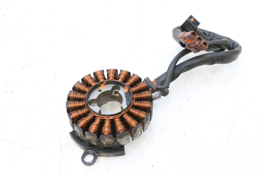 photo de STATOR HONDA PCX (JF57/JF64) 125 (2014 - 2018) - Widok z bliska