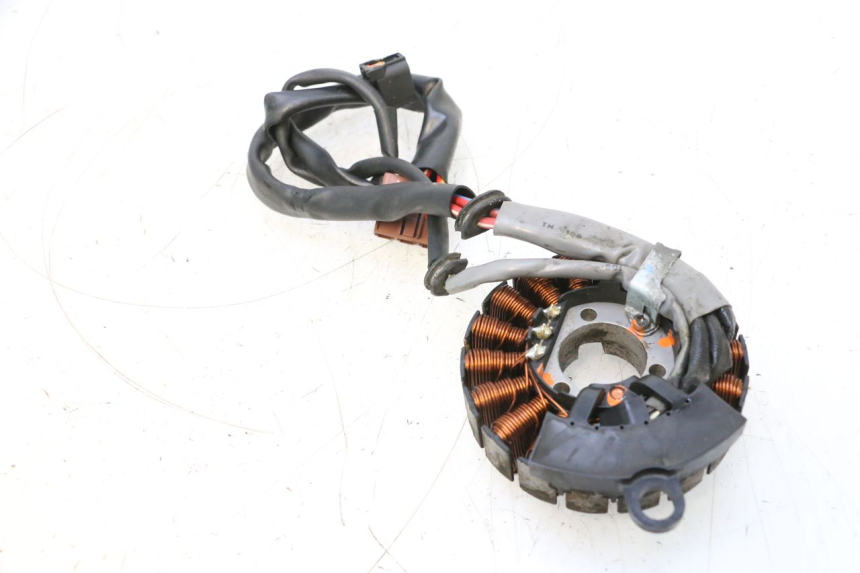 photo de STATOR HONDA PCX (JF57/JF64) 125 (2014 - 2018) - Zbliżenie techniczne