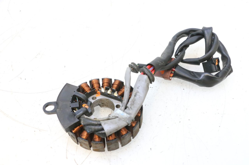 photo de STATOR HONDA PCX (JF57/JF64) 125 (2014 - 2018) - Punkty mocowania
