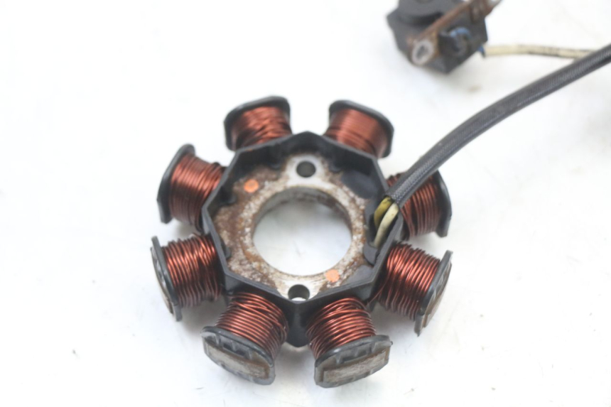 photo de STATOR PEUGEOT DJANGO 125 (2014 - 2017) - Szczegół części