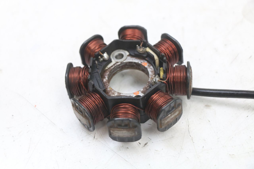 photo de STATOR PEUGEOT DJANGO 125 (2014 - 2017) - Punkty mocowania